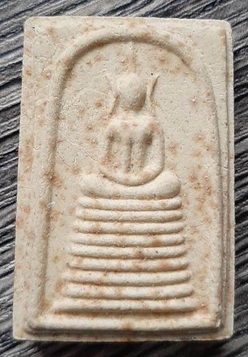 พระสมเด็จเก้าชั้น วัดเกษไชโย อ.ไชโย จ.อ่างทอง