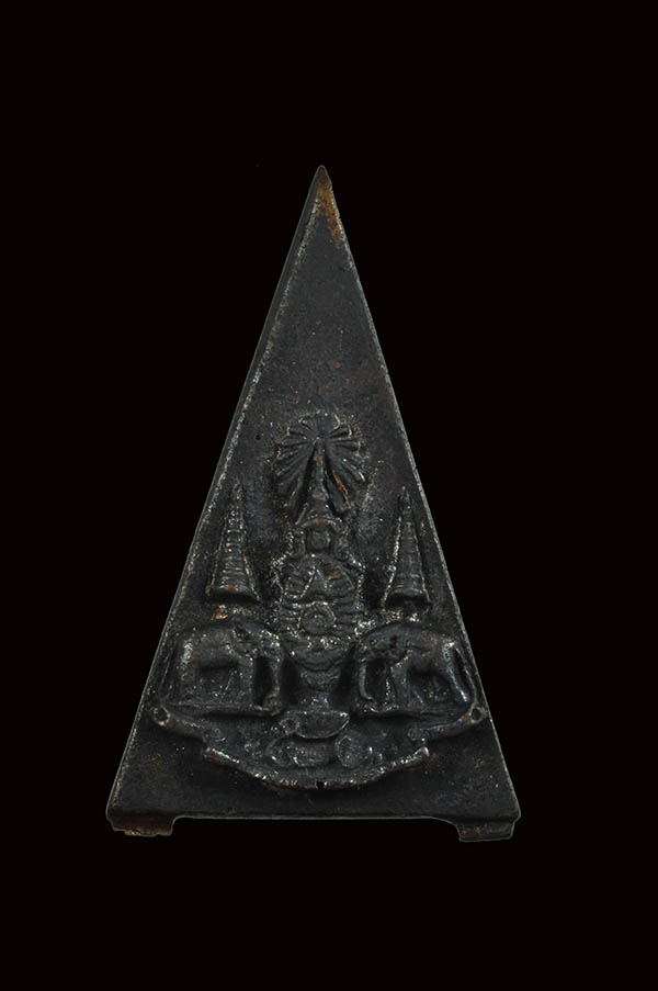 พระกำลังแผ่นดิน เนื้อนวโลหะ สภาพสวย เคาะเดียว