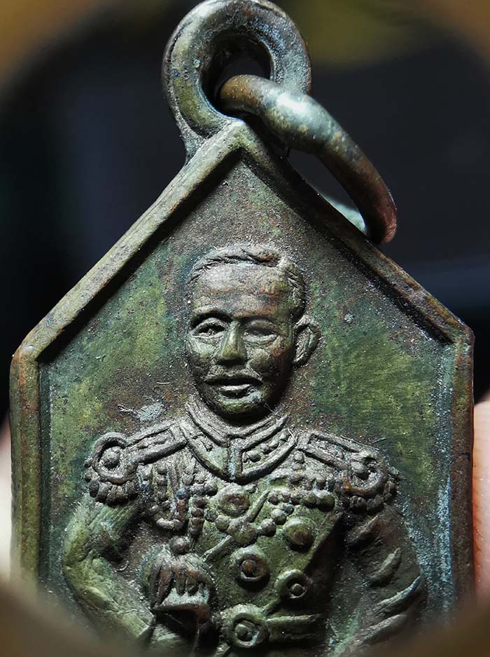 เหรียญบังตัวกรมหลวงชุมพร ปี 2500 บล็อกนิยมสุด (เหรียญหนา) เนื้อปลอกกระสุนปืน # 1