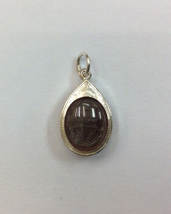 เหรียญหลวงปู่ทวด พิมพ์เม็ดแตง วัดห้วยมงคล ปี52 เลี่ยมกรอบเงินแท้