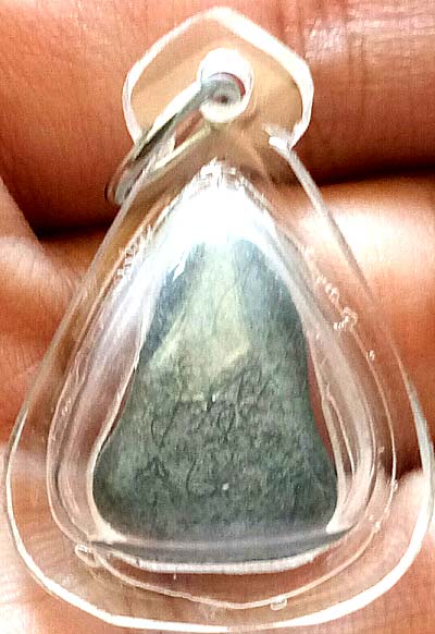 *พระปิดตานะหัวเข่า เนื้อชิน หลังรอยยจาร ท่านเจ้าคุณผล วัดหนัง ฝั่งธนฯ(2)*