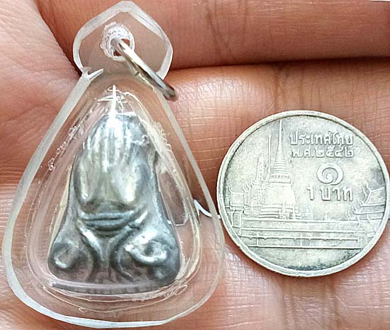 *พระปิดตานะหัวเข่า เนื้อชิน หลังรอยยจาร ท่านเจ้าคุณผล วัดหนัง ฝั่งธนฯ(2)*