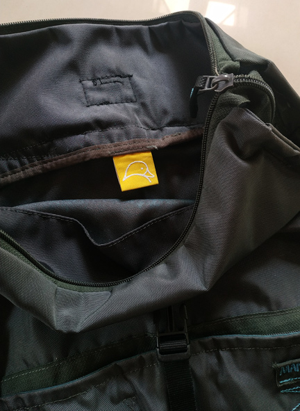 เป้ MANDARINA DUCK ของแท้ แบรนด์ดังจากอิตาลี ใบนี้ราคาประมาณ6พันกว่าๆ น่าจะ6,500++