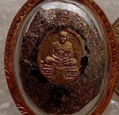 เบี้ยแก้หลวงพ่อทวด รุ่น3 วัดห้วยมงคล จ ประจวบฯ  ปี2551 สร้าง999องค์  เลี่ยมทองไมครอนเดิมจากวัด