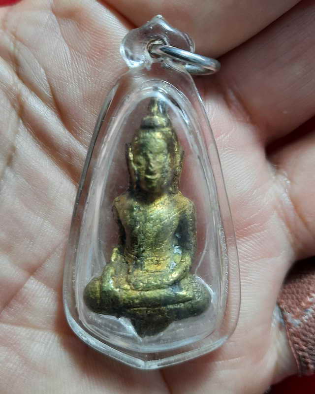 พระยอดธง สมัยอยุธยา หน้าตัก 2ซม.สูง4 ซม.