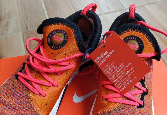 ของใหม่ ป้ายห้อย ในช็อป 6,100.- รองเท้า NIKE ของแท้ Flyknit ดีไซน์แจ่ม สีสวย