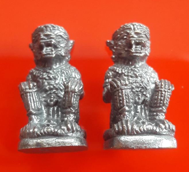 หนุมาน...... รุ่นมหาลาภ (กฐินปี) 2554 หลวงพ่อเพี้ยน วัดเกริ่นกฐิน เนื้อทองแดงรมดำ ( 2 องค์)