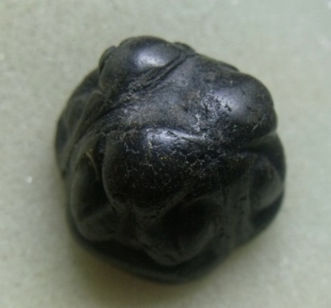 **วัดใจ**พระปิดตาพิมพ์สามเกลอ เนื้อผงคลุกรัก เก่าๆ ไม่ทราบที่**เนื้อจัด เชิญชมครับ