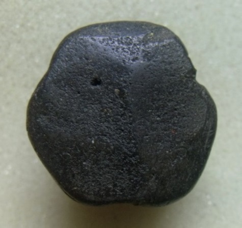 **วัดใจ**พระปิดตาพิมพ์สามเกลอ เนื้อผงคลุกรัก เก่าๆ ไม่ทราบที่**เนื้อจัด เชิญชมครับ