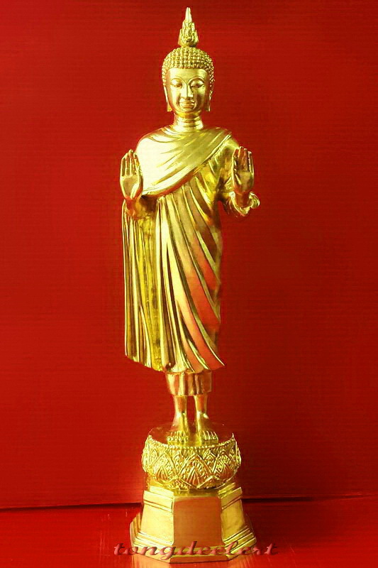 พระบูชาปางห้ามสมุทร(พระประจำวันจันทร์) วัดต้นลำไย จ.กาญจนบุรี ปิดทองทั้งองค์ สวยมากค่ะ