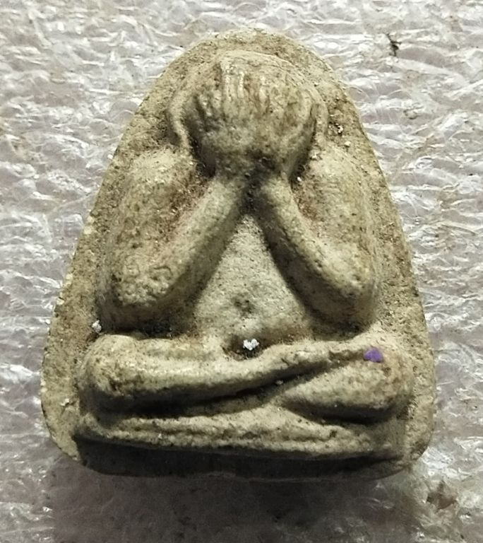 ปิดตาหลังยันต์เก่าๆครับ