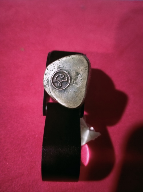 หลวงพ่อทองสุข วัดสะพานสูง รูปหล่อ พิมพ์ใหญ่ รุ่น 2 ปี 2525 เคาะเดียว 800