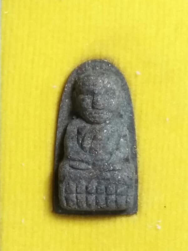 หลวงพ่อทวดพิมพ์พระรอด รุ่นมหามงคล ออกวัดห้วยมงคล   +กล่อง เคาะเดียวครับ