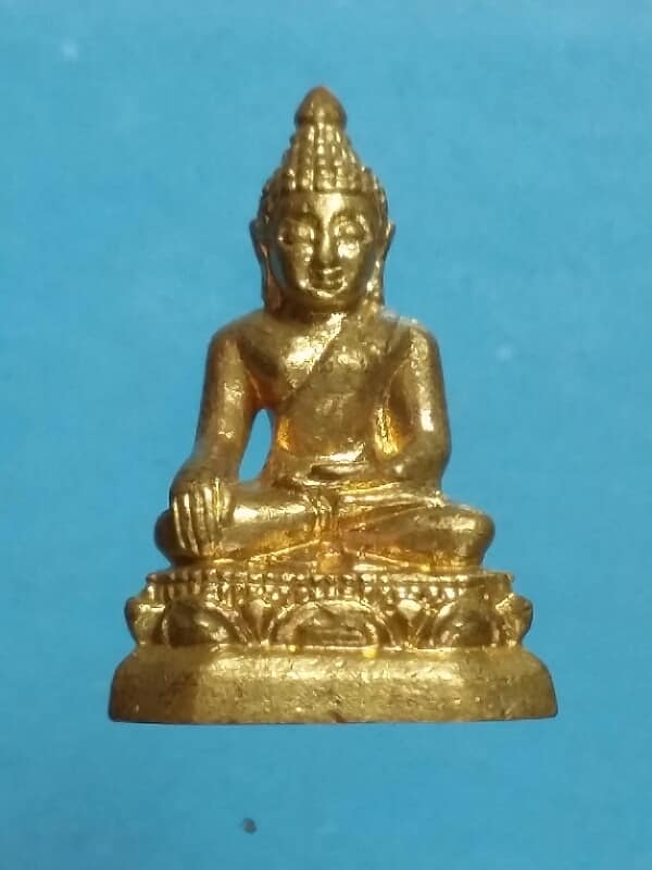 รูปหล่อพระพุทธ ไม่ทราบที่ เคาะเดียวครับ