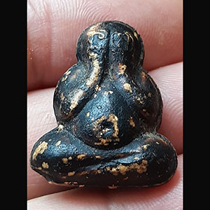 พระปิดตา เนื้อผง ไม่ทราบที่