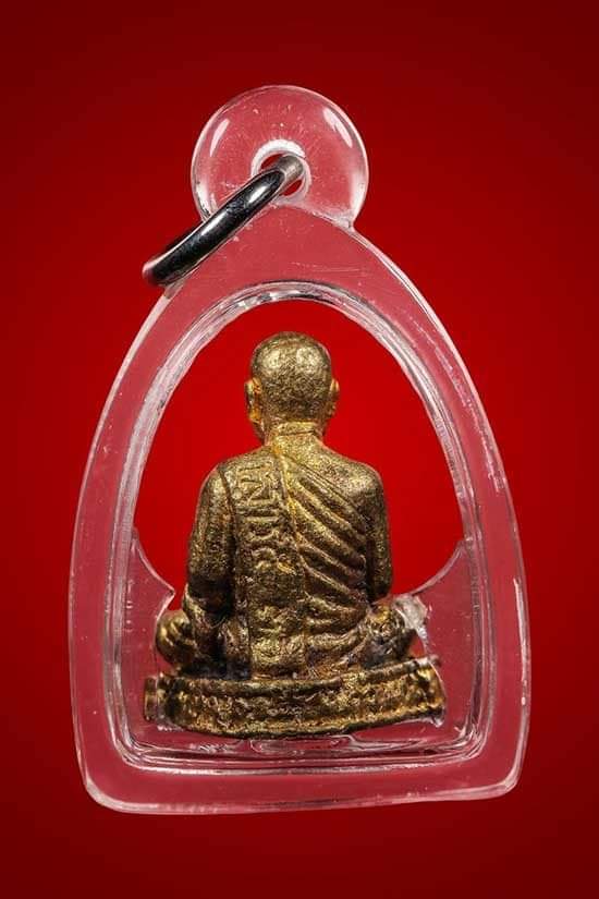 รูปหล่อ หลวงพ่อสนิท วัดลำบัวลอย รุ่นเสาร์ห้า ปี2536 เนื้อทองแดง ไม่ตอกโค๊ด มีเม็ดพระธาตุเสด็จ เลี่ยม