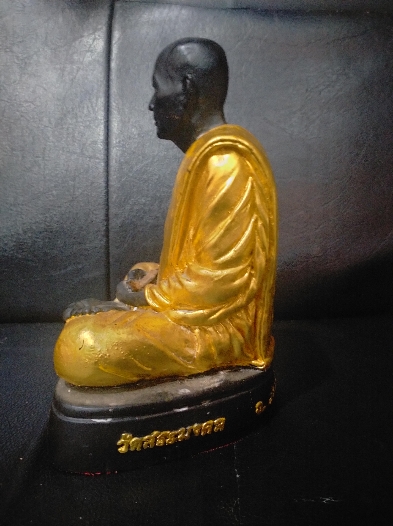  หลวงปู่มหาเจิม วัดสระมงคล รุ่น1หน้าตัก 5นิ้ว ( เนื้อเรซิ่น ) หมายเลข 882 เคาะเดียว 6000