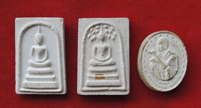 พระผง หลวงพ่อคูณ สมเด็จ คูณเศรษฐี ฝังตะกรุด ติดจีวร รวม 3 องค์ ทันหลวงพ่อปลุกเสก ราคาเบาๆ