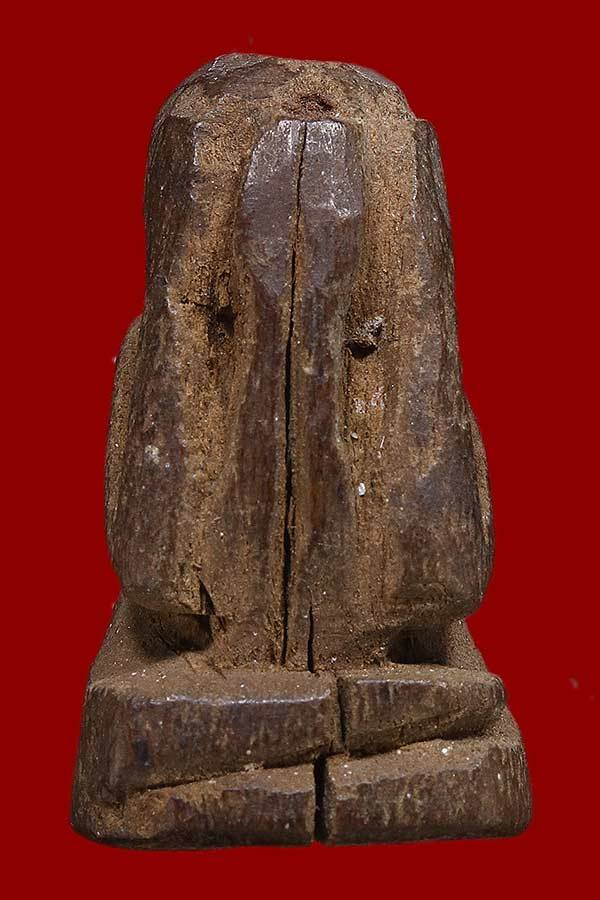 พระปิดตาไม้แกะเก่ามากๆ