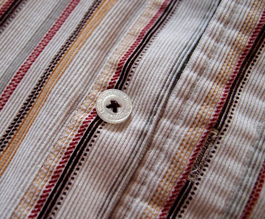 เสื้อ Hush Puppies ของแท้ เบอร์ L ผ้า cotton สวยมาก ลายทางสีเอริธ์โทนสลับหลายสี