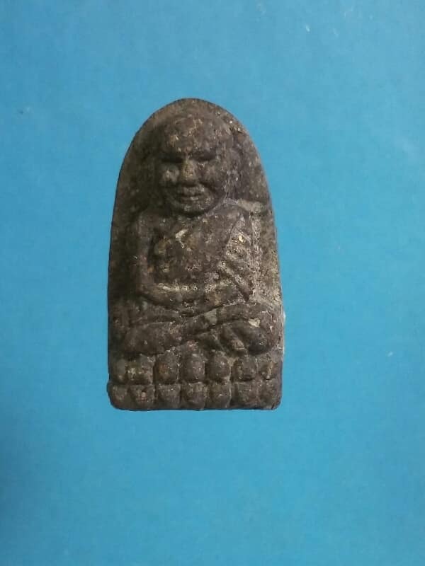 หลวงปู่ทวด พิมพ์พระรอด วัดห้วยมงคล พร้อมกล่อง เคาะเดียวครับ