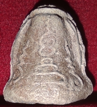 พระปิดตา ยันต์ยุ่ง เนื้อผง รุ่นแรก " หลวงพ่อดี วัดพระรูป " จ.สุพรรณบุรี ปี 2532 กล่องเดิม