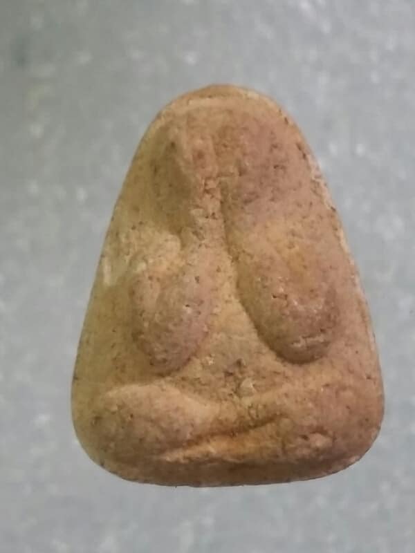 พระปิดตาองค์เล็ก    ไม่ทราบวัด  เคาะเดียวครับ