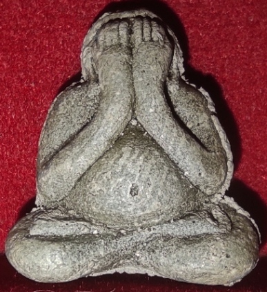 พระปิดตาเนื้อผงใบลาน หลวงพ่อดี วัดพระรูป สุพรรณบุรี ปี 2532