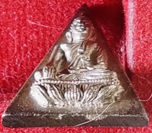 พระสมเด็จนางพญา สก.เนื้อเงิน+กล่องเดิม 3