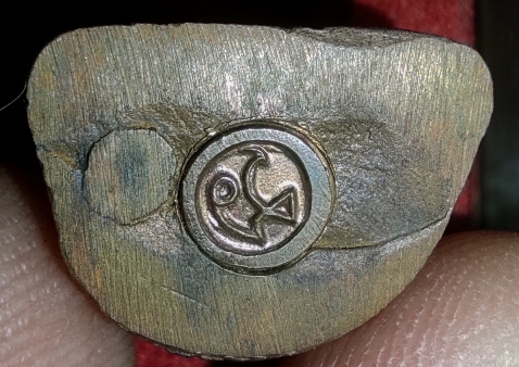 รูปหล่อลอยองค์ ลป.ทวด พ่อท่านเน๊ยน รุ่นมั่งมีศรีสุข + กล่องเดิม