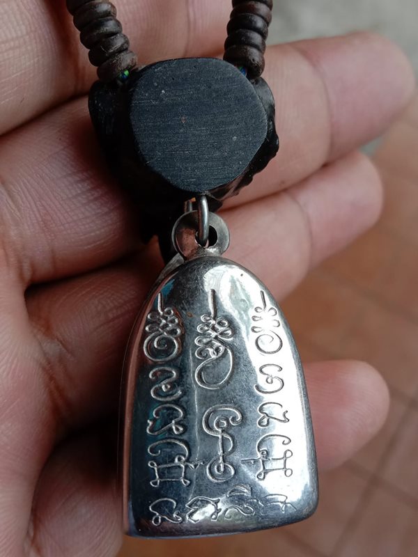 หลวงพ่อเงิน วัดบางคลาน พร้อมสร้อย