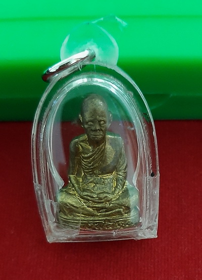 รูปเหมือนหลวงพ่อคูณ ปั้มเทพประทานพร พร้อมบัตรพระแท้ สวยดั่งทองคำ คอไม่ราน