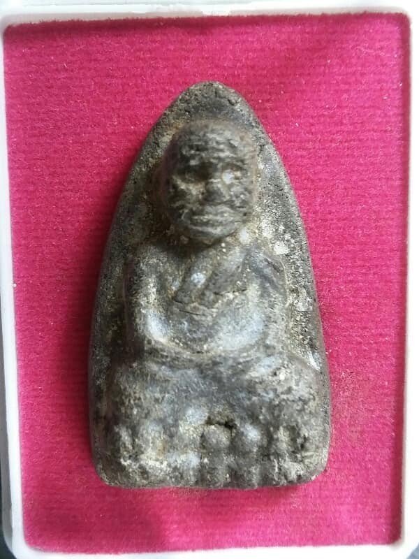 หลวงปู่ทวดเนื้อว่าน ๑๐๘ วัดนพรัตนาราม  ปทุมธานี  3 กล่อง    เคาะเดียวครับ