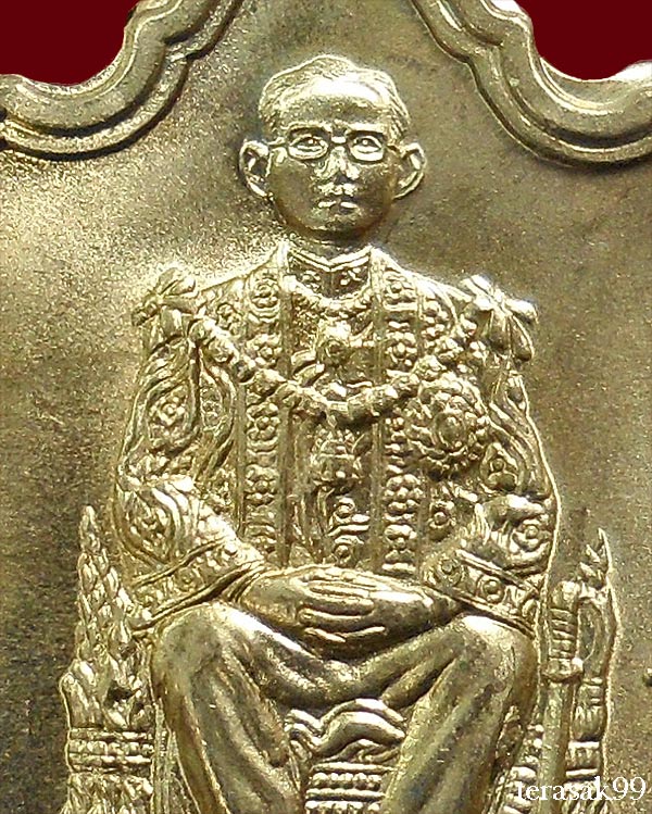 เหรียญในหลวงนั่งบัลลังก์ ฉลองครองราชย์50ปี พิมพ์นิยมพระเกศาชัด มีเม็ดตา กระบี่ยาวปลายมีปลอก (12)