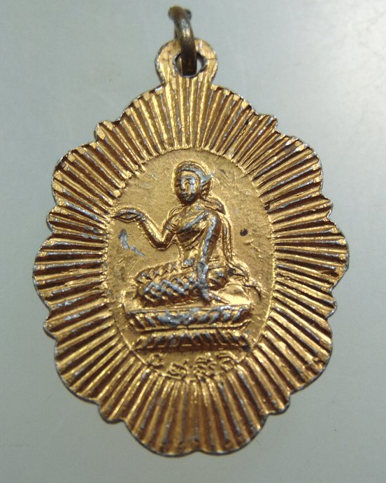 ๒๐ ล็อคเก็ตพระอธิการจุ้ย วัดสระประทุม