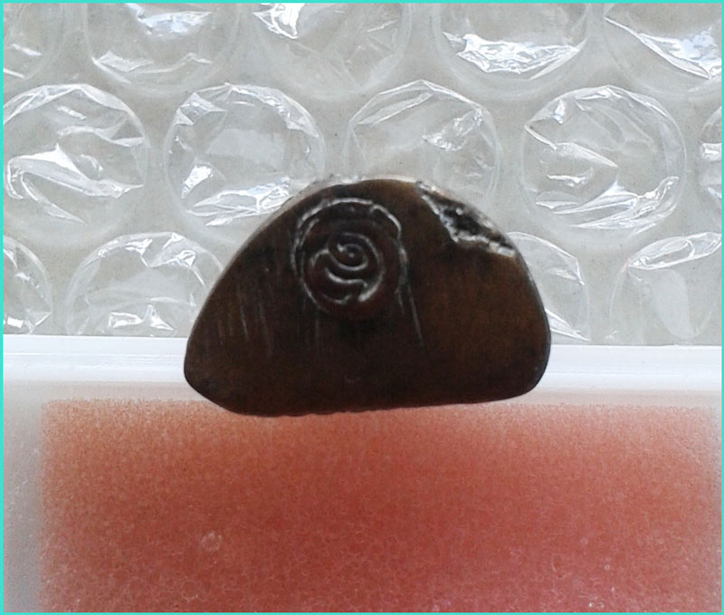 ..ลป.ดี วัดพระรูป สพ. พระรูปหล่อ พิมพ์ลอยองค์ เนื้อทองผสม อุดกริ่ง รุ่น อายุ 90 ปี ปี 44..