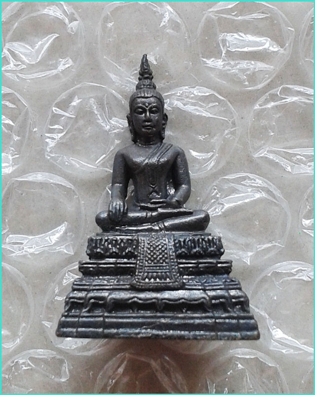 ..พระมงคลบพิตร อยุธยา พระรูปหล่อ พิมพ์ลอยองค์ฐานสูง เนื้อทองแดง อุดกริ่ง..