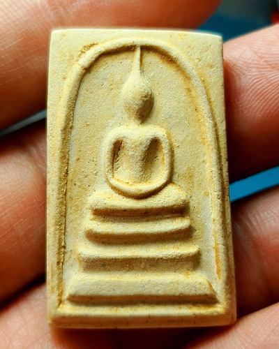 พระสมเด็จวัดระฆัง 108ปี พิมพ์ใหญ่แบบบาง ปี 2523 ผิวน้ำผึ้งเดิมๆ.