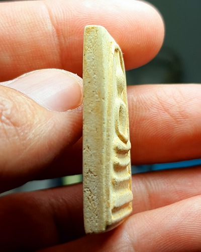 พระสมเด็จวัดระฆัง 108ปี พิมพ์ใหญ่แบบบาง ปี 2523 ผิวน้ำผึ้งเดิมๆ.