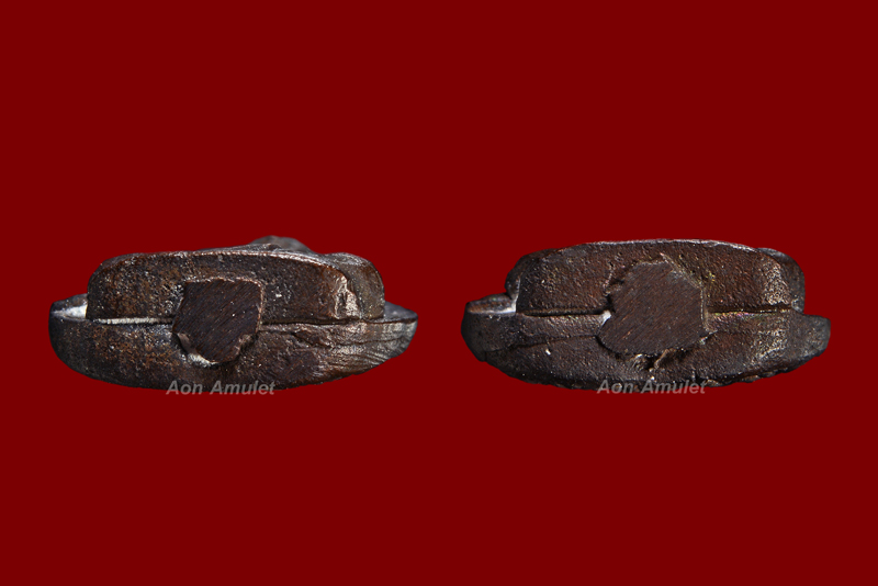 เหรียญหล่อใบโพธิ์พิมพ์เล็กเนื้อนวโลหะ รุ่น ฉลองอายุครบ 8 รอบ หลวงปู่แหวน สุจิณฺโณ พศ.2526 คู่ที่ 1