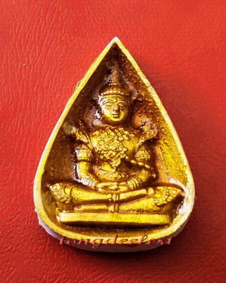 พระแก้วมรกต พิมพ์ทรงเครื่องฤดูร้อน เนื้อผง หลัง ภปร. ปี 2530 พระดีพิธีใหญ่ค่ะ