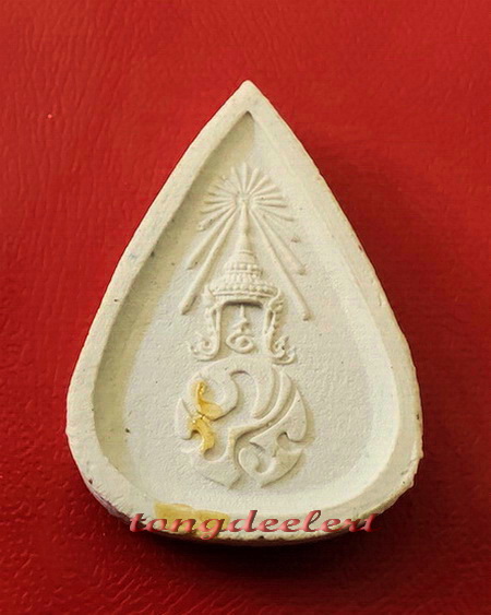 พระแก้วมรกต พิมพ์ทรงเครื่องฤดูร้อน เนื้อผง หลัง ภปร. ปี 2530 พระดีพิธีใหญ่ค่ะ