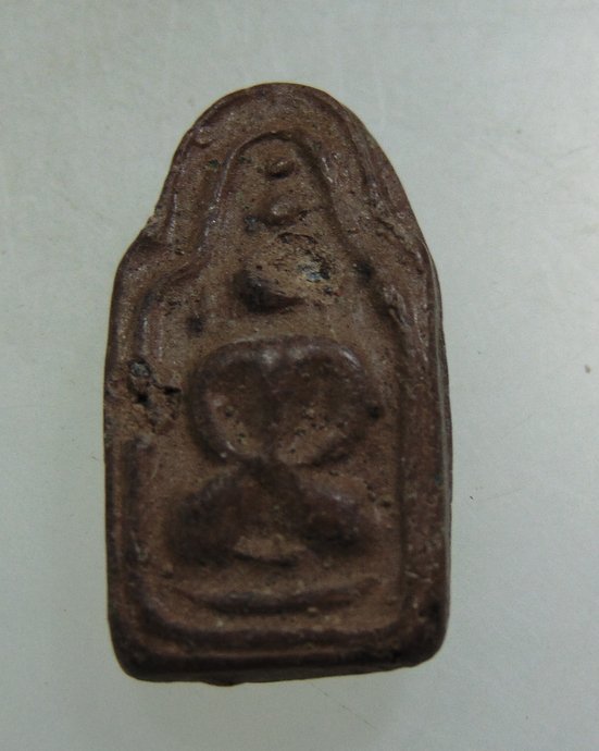 ๒๐ พระพุทธเนื้อดิน