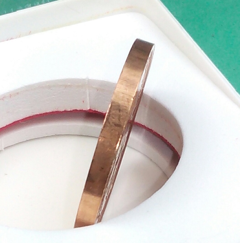 เหรียญในหลวง ร.9 รุ่นทรงยินดี พ.ศ.2549 ซองเดิม เคาะเดียวครับ