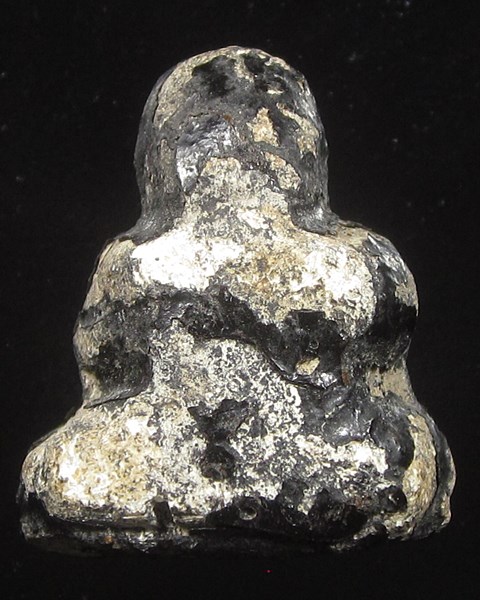 พระปิดตาหลวงปู่กลิ่น พิมพ์เล็กเนื้อผงจุ่มรัก 