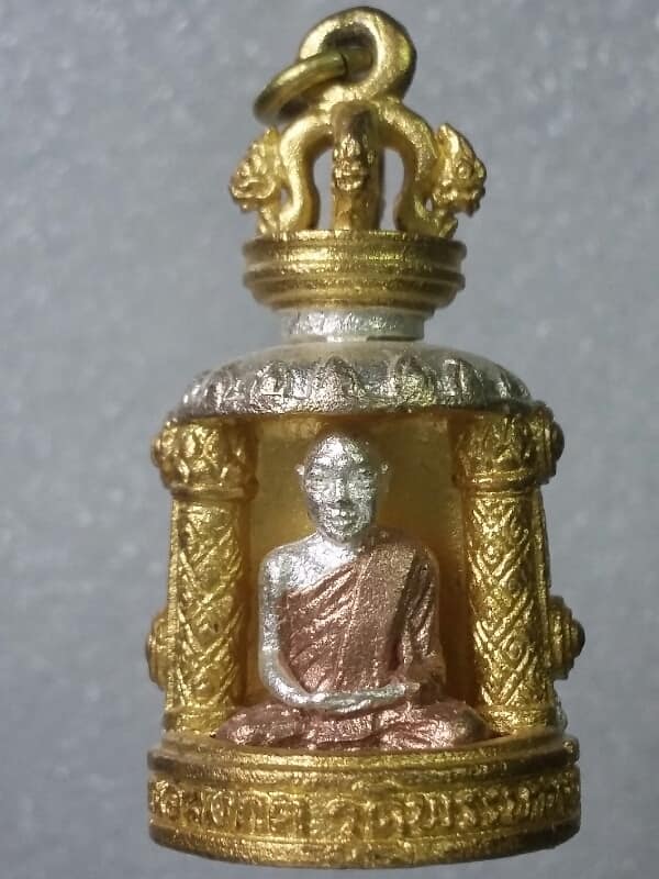 พระหล่อระฆังมหามงคลเจ้าคุณอลงกต วัดพระบาทน้ำพุ  เคาะเดียวครับ