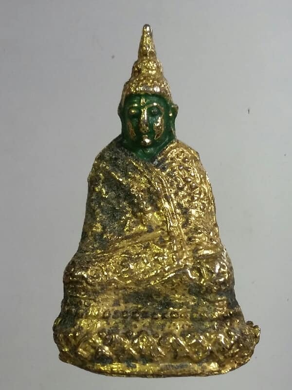 รูปหล่อพระแก้วมรกตทรงฤดูหนาว อุดกริ่ง เคาะเดียวครับ