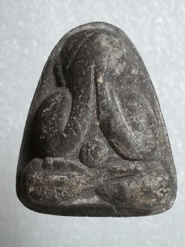 พระปิดตาหลังฉัตร   ไม่ทราบวัด   เคาะเดียวครับ