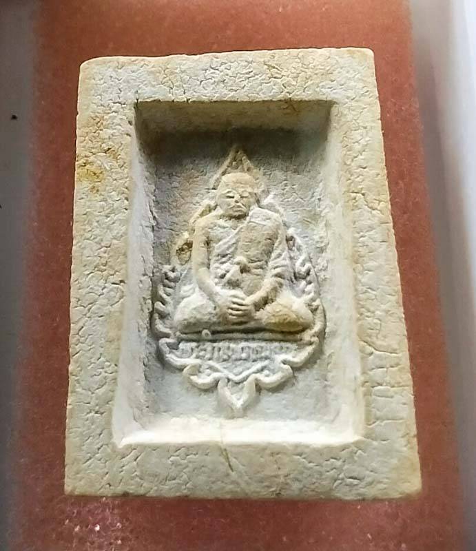 พระคำข้าวรุ่นแรก นิยม มีเกศาแก้ว ยาวๆ เคาะเดียว