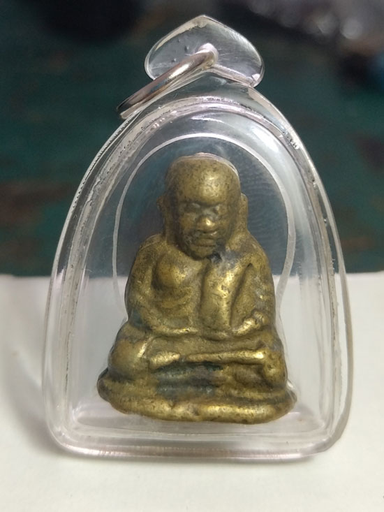 หลวงพ่อเงิน ปืนแตก เศียรโต